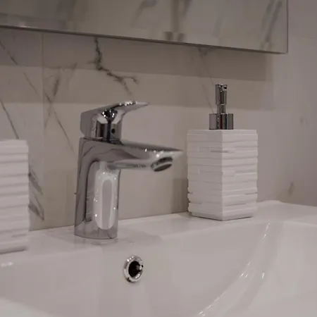 Апартаменти Domus - Cesare -